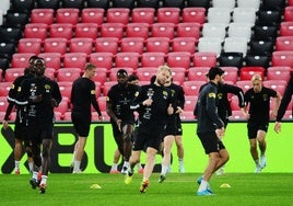 Última sesión reparatoria del Elfsborg en San Mamés antes del partido contra el Athletic.