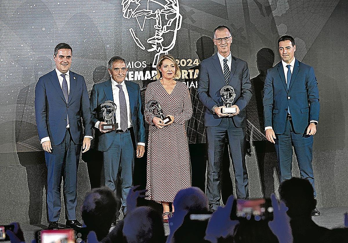Mikel Jauregi, José Barreira, Begoña Castro, José Muro e Imanol Pradales.