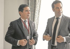 Carlos Torres, presidente de BBVA, junto al ministro de Economía, Carlos Cuerpo.