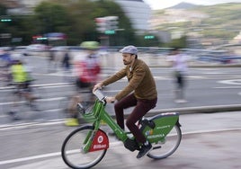 Aparcamiento de bicicletas eléctricas municipales en Bilbao