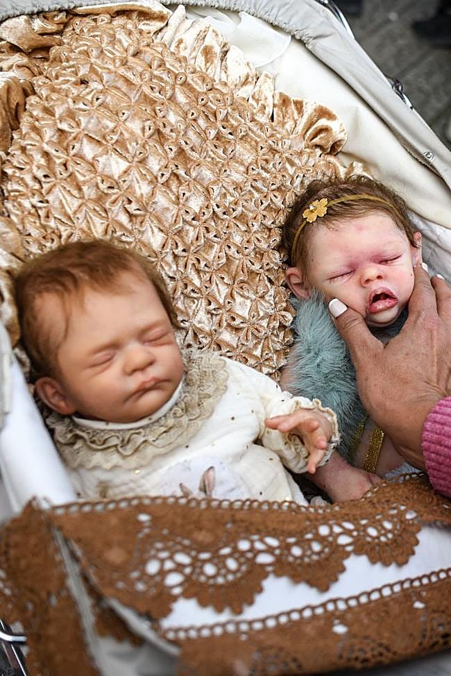 Una de las muñecas expuestas.