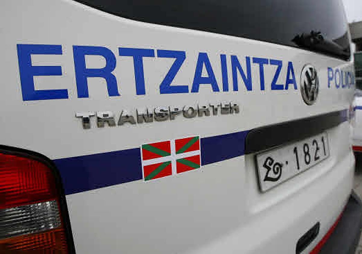 Vehículo de la Ertzaintza.