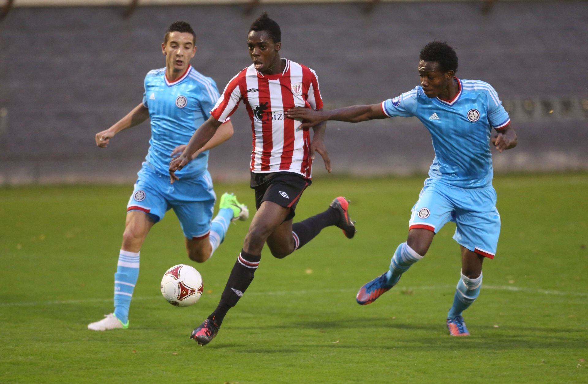 Iñaki Williams, hace más de una década, en un partido contra el Olympique de Marsella en un torneo de jóvenes talentos. 