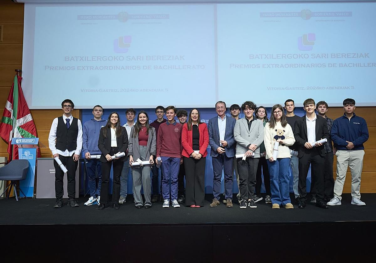 Los 16 vascos con un expediente extraordinario