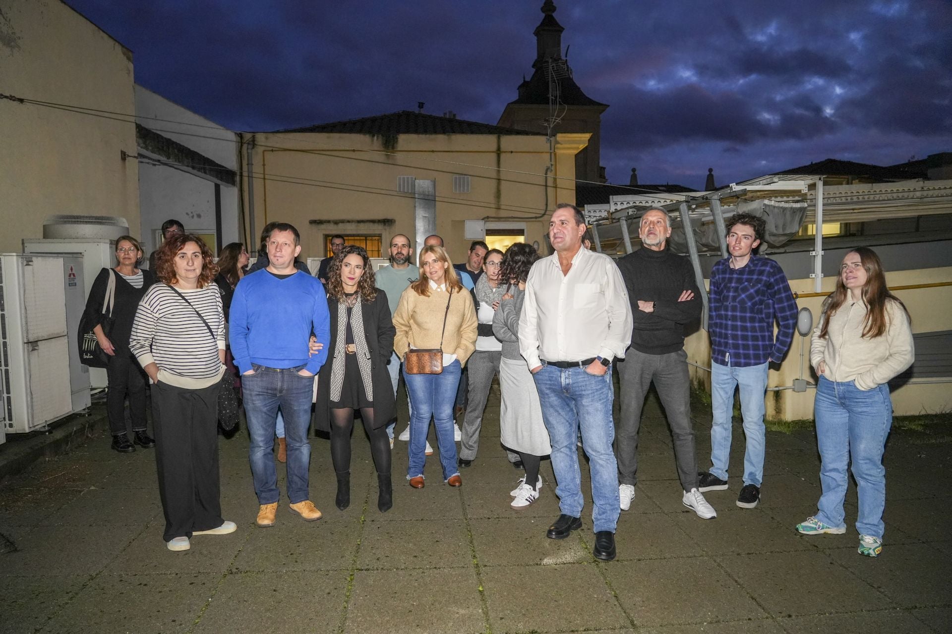 Un brindis atípico en las oficinas con más historia