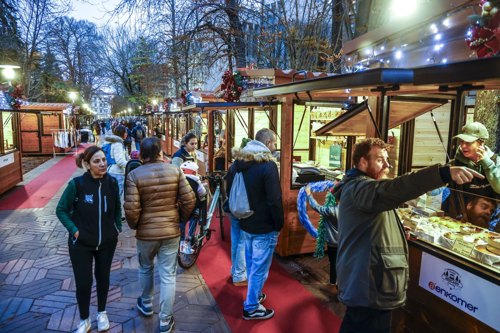 El Mercado de Navidad de Vitoria abre sus puertas