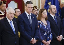 Desde la izquierda, el presidente del Constitucional, Cándido Conde-Pumpido; el presidente del Gobierno, Pedro Sánchez; la presidenta del Congreso, Francina Armengol, y el presidente del Senado, Pedro Rollán.