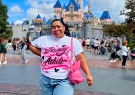 Muere la influencer de Disney Dominique Brown a los 34 años por una reacción alérgica en la comida de Navidad de su empresa