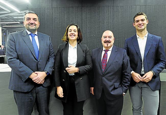 Carlos Alzaga, Itxaso Berrojalbiz, Iñigo Iturrate y Joseba Diez.