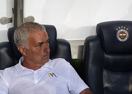 Mourinho espera que Nico Williams termine en el Real Madrid