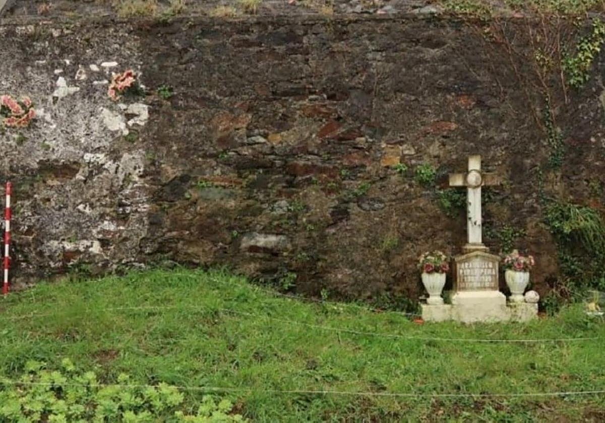 Fosa en el cementerio de La Caridad, donde se espera localizar los restos de las hermanas Maura, Luz y Mercedes Ferrer Díaz.