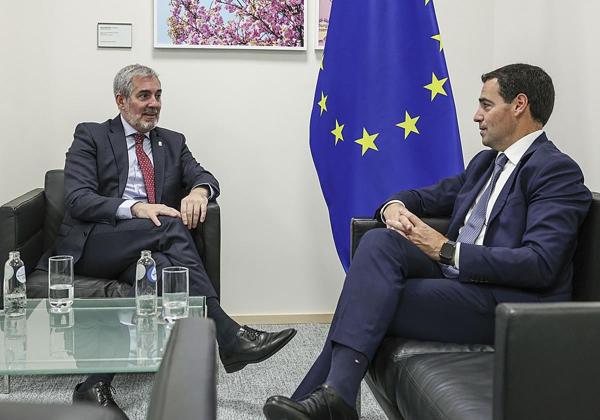 Pradales y el presidente canario se citan en Vitoria para impulsar un pacto migratorio