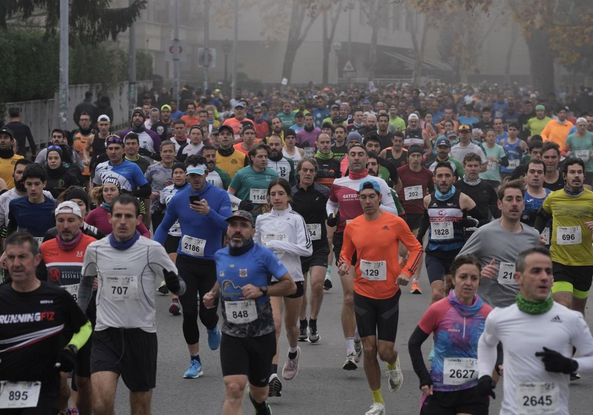 Participantes en la pasada edición de la Media Maratón de Vitoria.