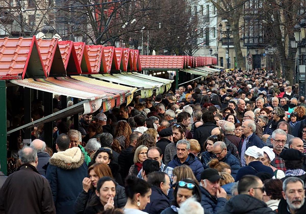 121 baserritarras ofrecerán sus productos en el mercado de Santo Tomás