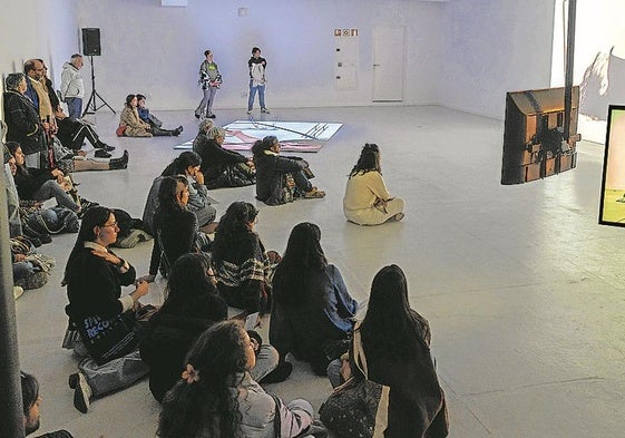 Proyección de videoarte de Abel Jaramillo en el espacio Lantegia.