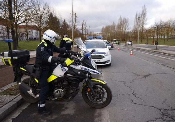 La Policía Local intensifica los controles de alcohol hasta el día 22 por las comidas de trabajo en Vitoria