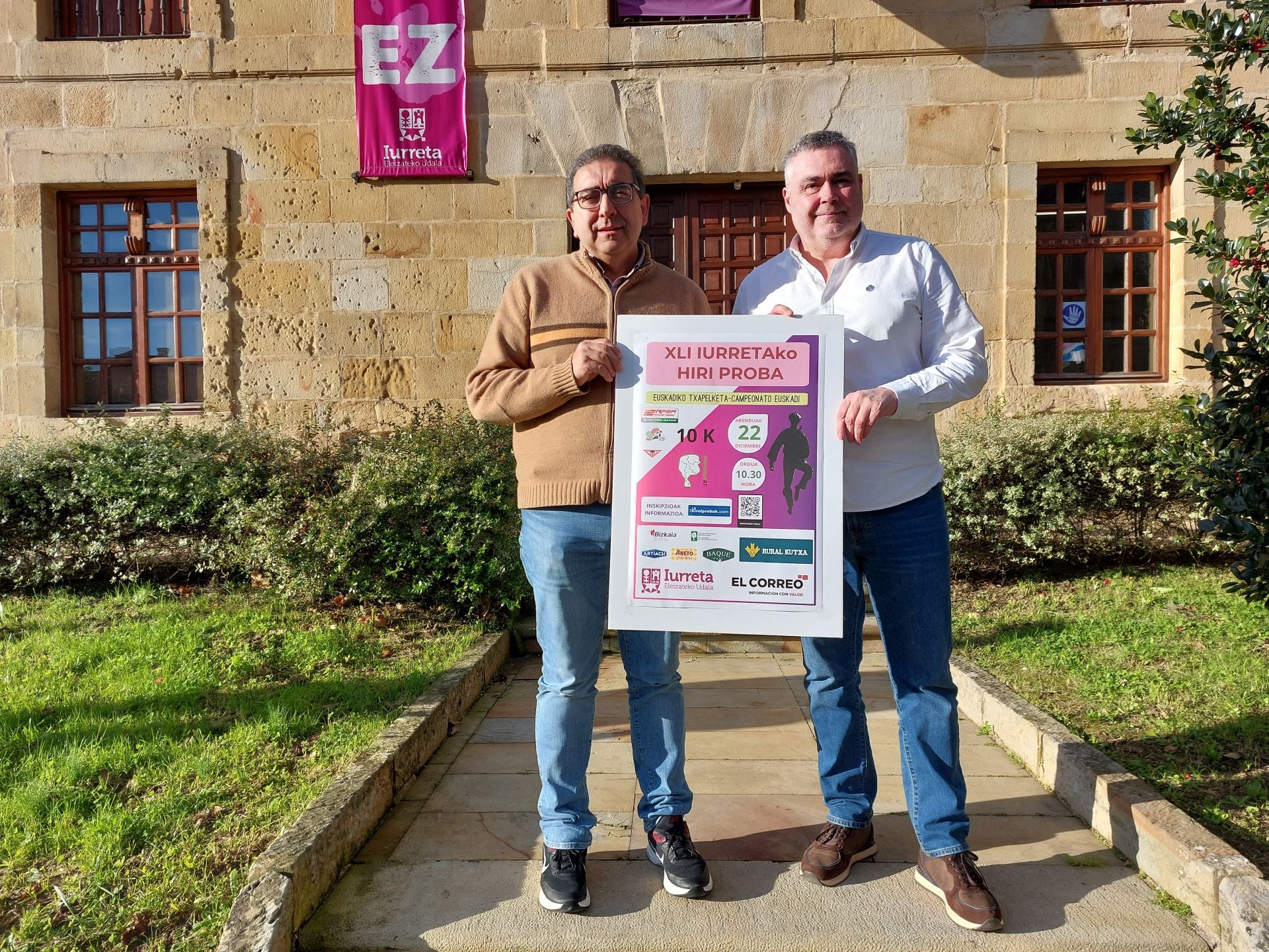 El presidente del club Bidezabal, Juan Ignacio Hernández, y el alcalde de Iurreta, Oskar Koka, presentaron la prueba.