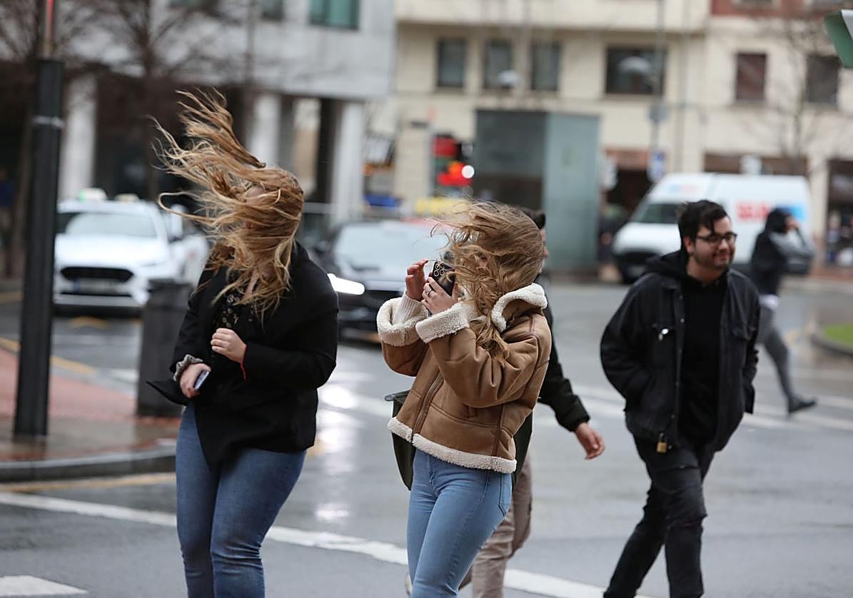 Euskalmet activa el aviso amarillo en Bizkaia por fuertes rachas de viento hasta el jueves