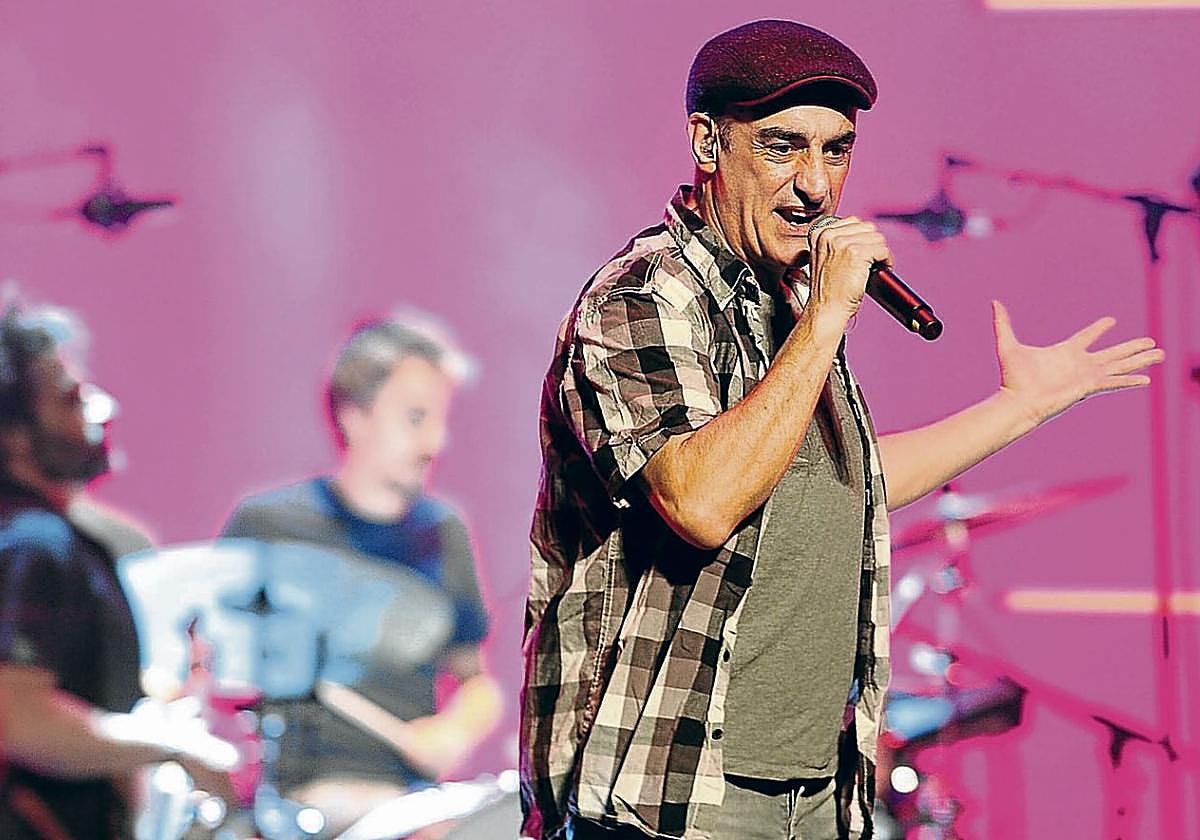 Alex Sardui, vocalista de Gatibu, en plena actuación.