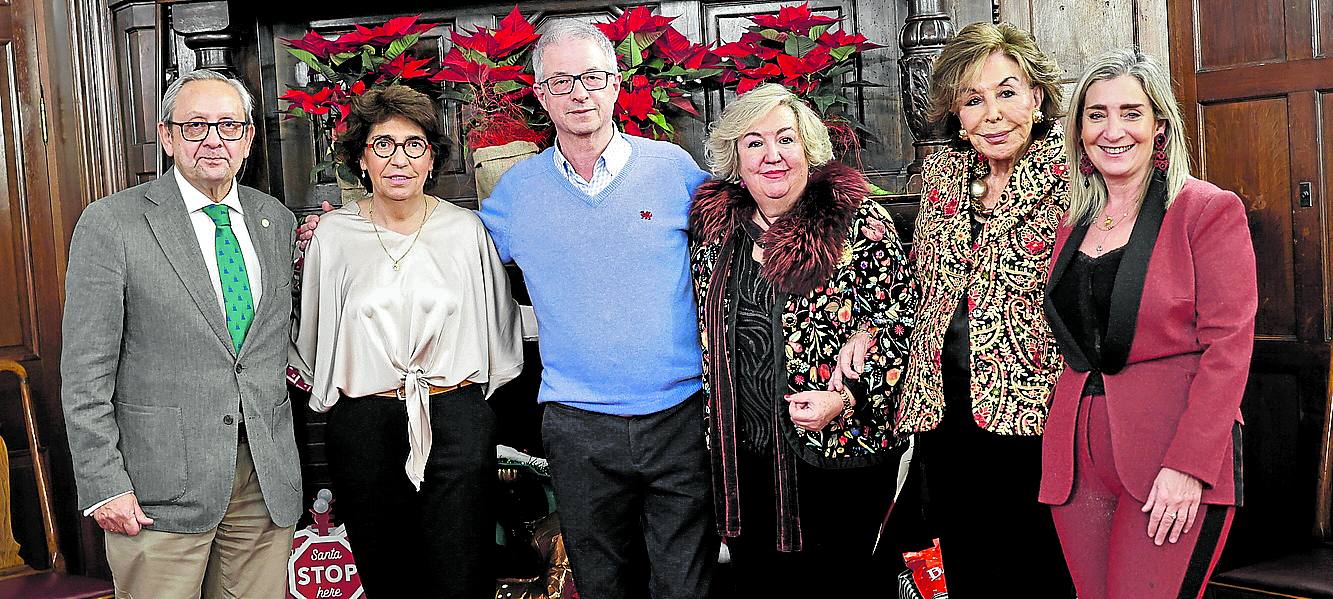 Juan Goiria, Margarita Esteban, Txema Soria, Carmen Miral, Pilar Aresti y Teresa Diaz.