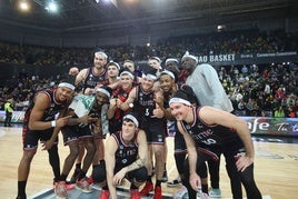 De esta manera celebraron los hombres de negro su victoria ante el Manresa.