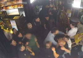 Imagen de una pelea en un bar.