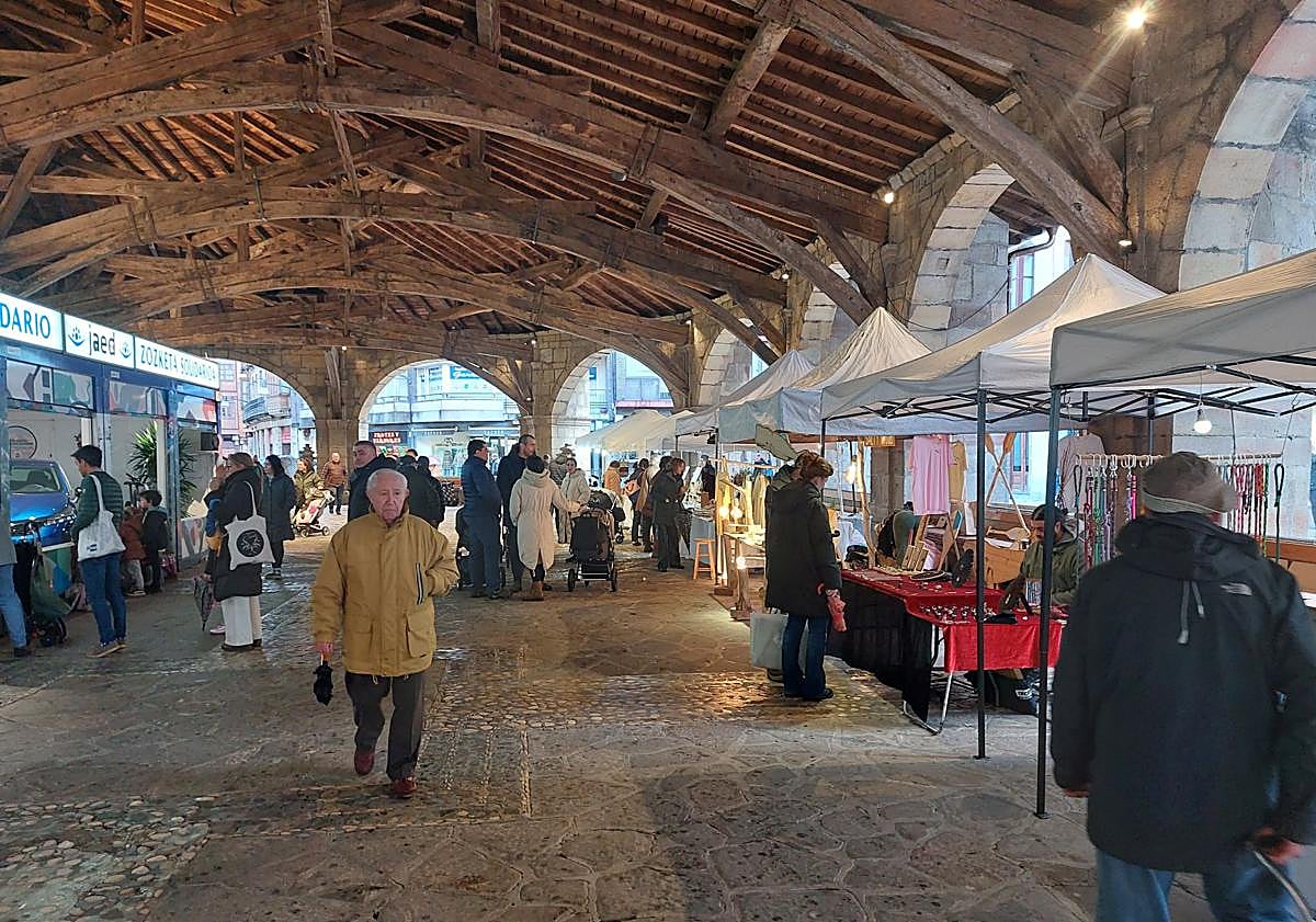 Imagen principal - «La gente muestra interés por lo artesanal y auténtico»