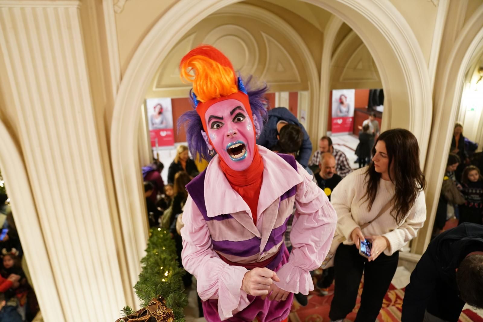 Olentzero y Mari Domingi reciben las últimas cartas de Navidad en Bilbao