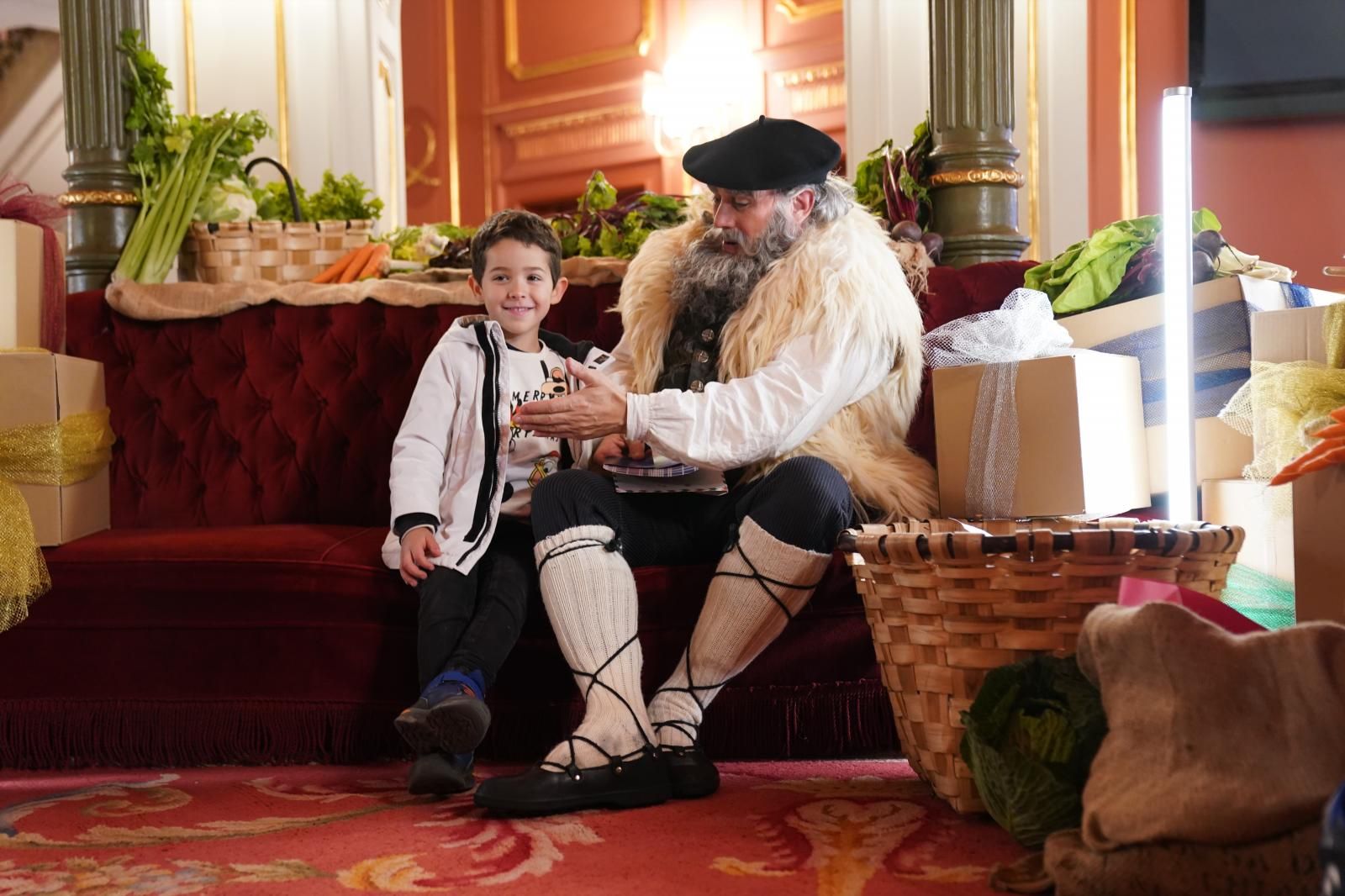 Olentzero y Mari Domingi reciben las últimas cartas de Navidad en Bilbao