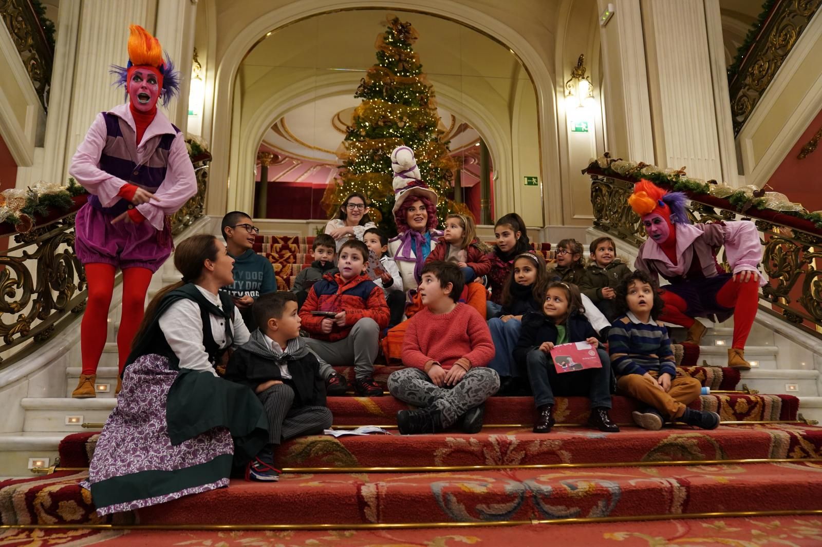 Olentzero y Mari Domingi reciben las últimas cartas de Navidad en Bilbao