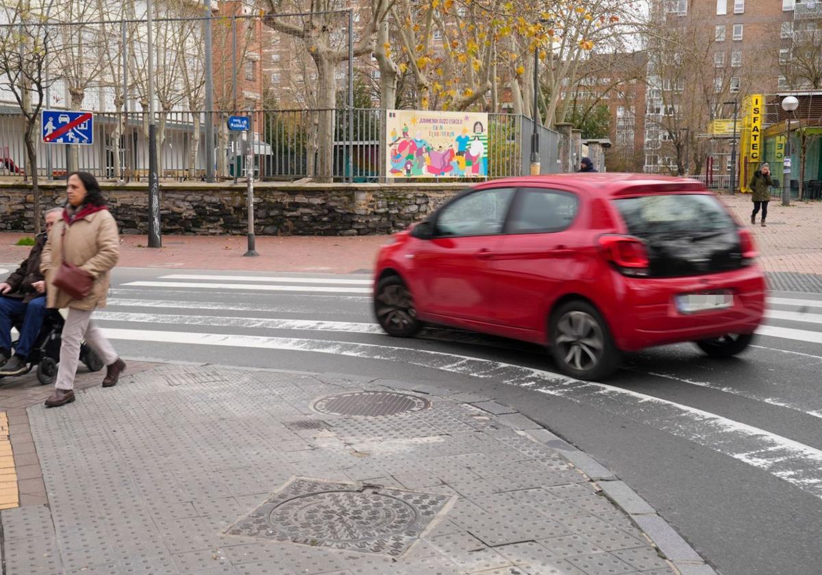 El atropello se produjo el lunes en la confluencia de las calles Olaguíbel y Avenida de Judimendi.