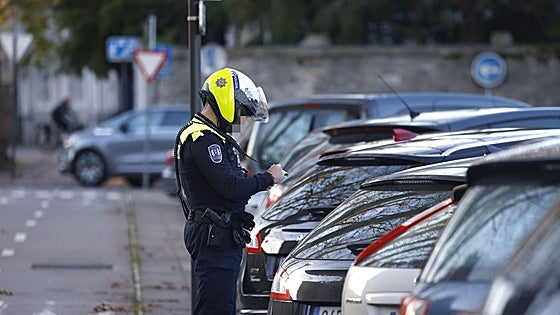 La alcaldesa de Vitoria califica de «chantaje» la huelga de celo de la Policía Local