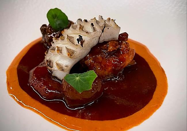 Sepia de la lonja de Blanes y pollo de corral de los Monegros.