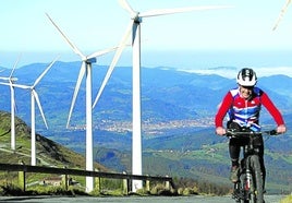 Imagen del parque eólico de Oiz.