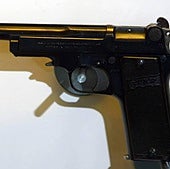 «Apuntaban con la pistola a la foto de mis hijos. Si denunciaba, les mataban»