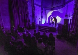 Un espectáculo de Magialdia celebrado este año en el pórtico de la catedral de Santa María.