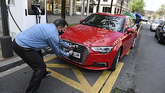 El EVE activa la prórroga de las ayudas para la compra del coche eléctrico