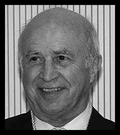 Imagen principal - Un médico de pueblo, sencillo y amante del ciclismo