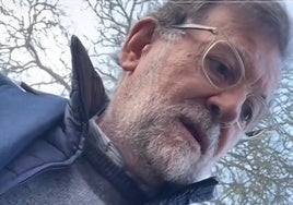 Mariano Rajoy recupera para TikTok el famoso 'tractor' que le prestó a Aitor Esteban