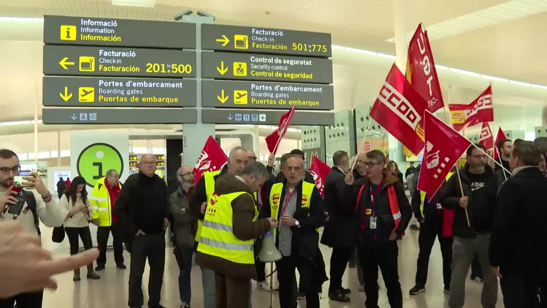 150 Trabajadores Del Handling De Iberia Se Concentran En El Aeropuerto