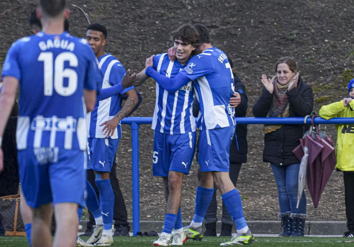 Julen Jon Guerrero se queda finalmente en el Alavés B tras abandonar el Amorebieta