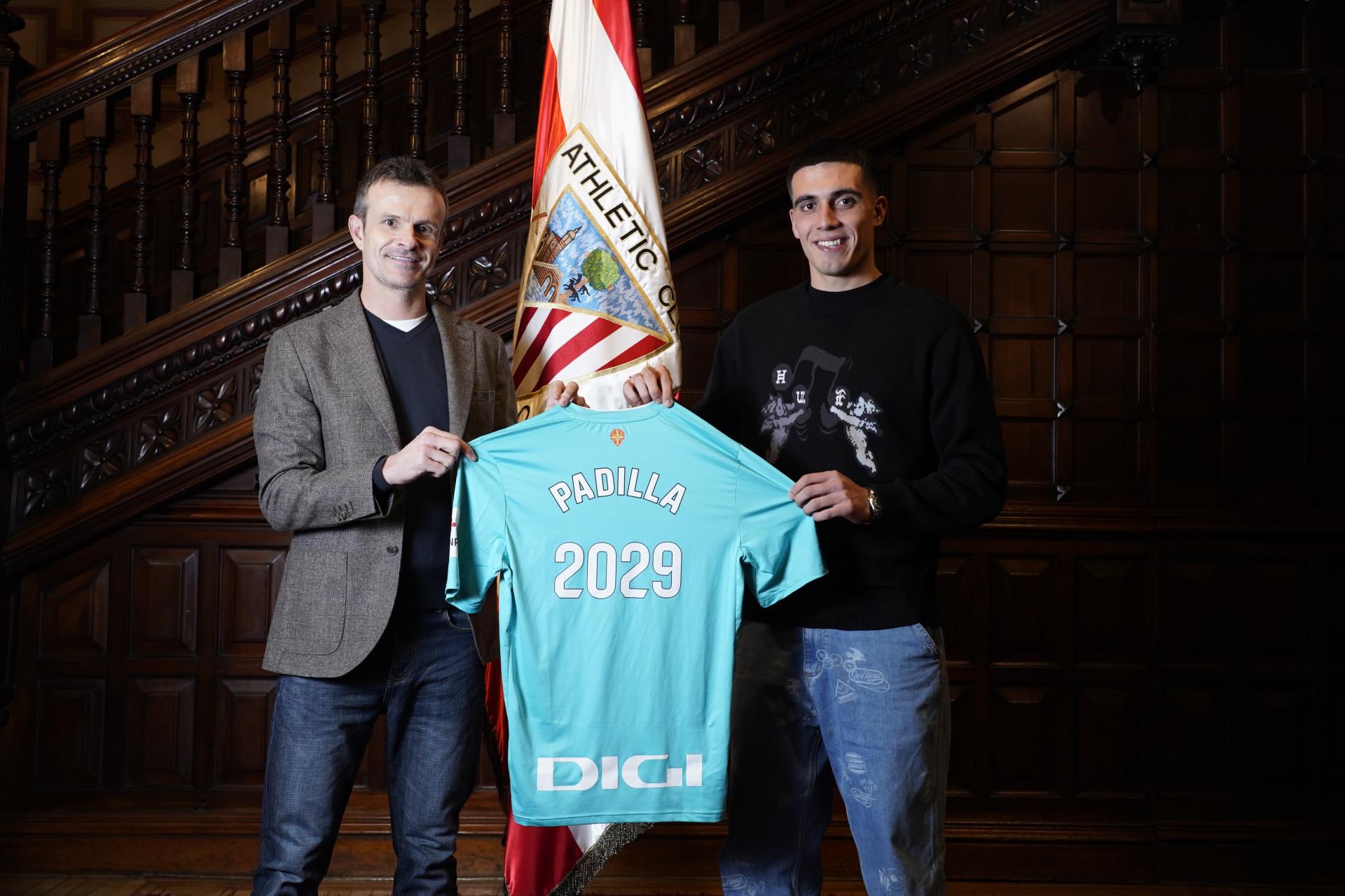 Padilla renueva hasta 2029 antes de su inminente cesión al Pumas mexicano