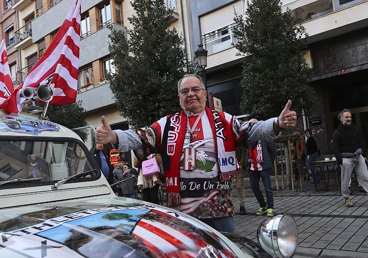 Imagen principal - La afición del Athletic toma el centro de Logroño