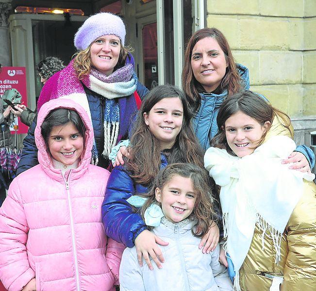 Verónica Hernando, Leire Casimiro, Ane Pérez, Sare Pérez, Lucía Gonçaleves y Malen Pérez.