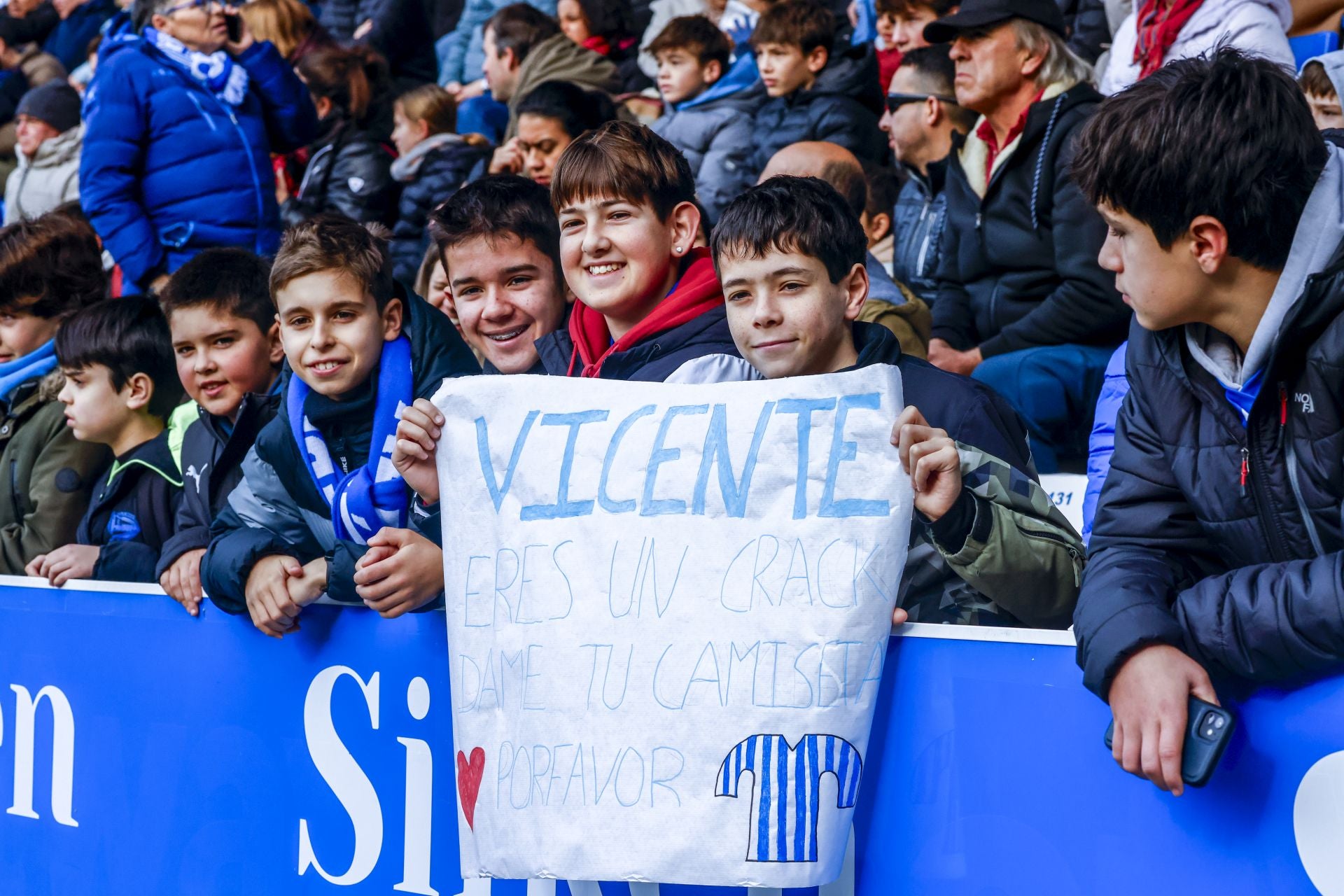 El Alavés se abraza con su afición