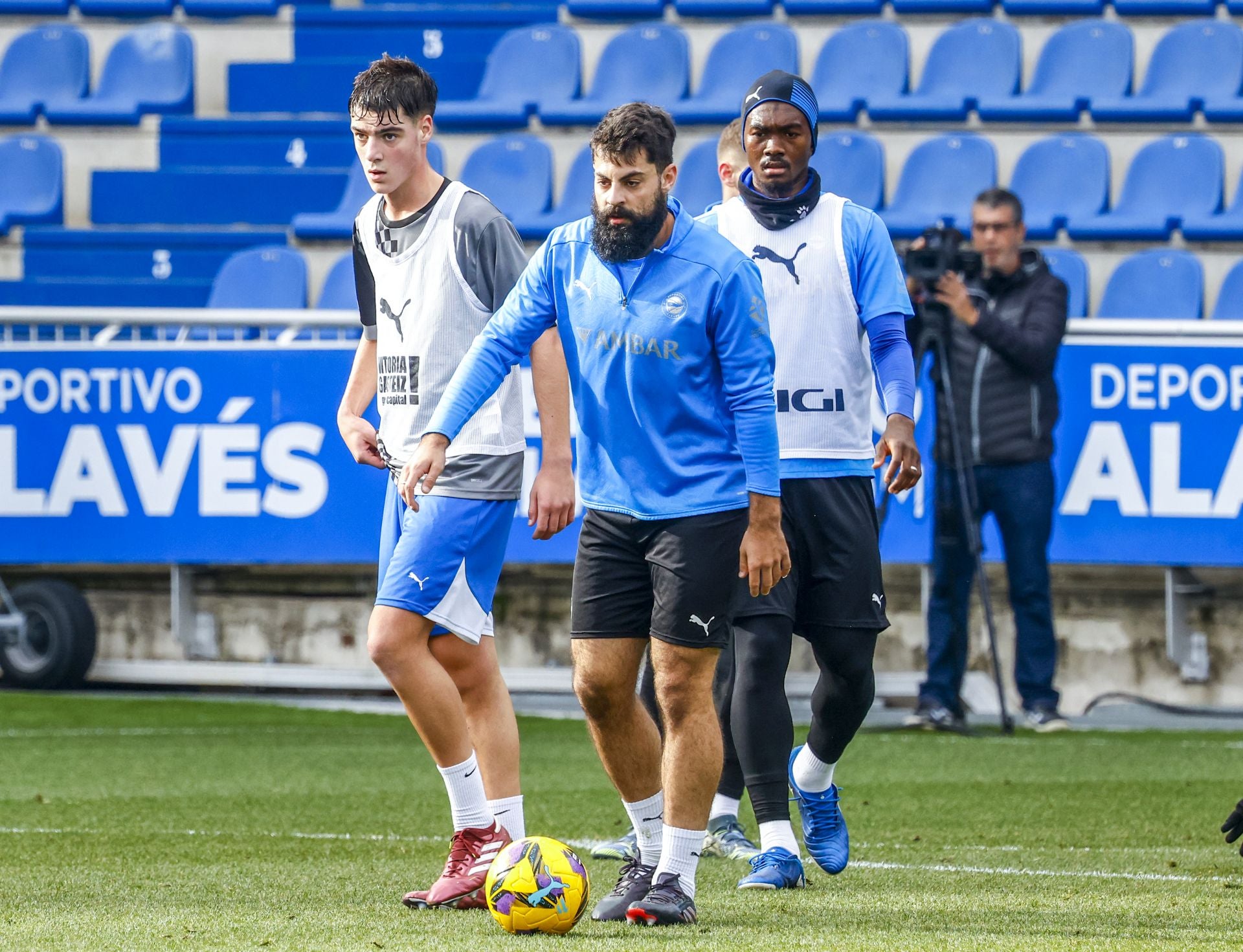 El Alavés se abraza con su afición