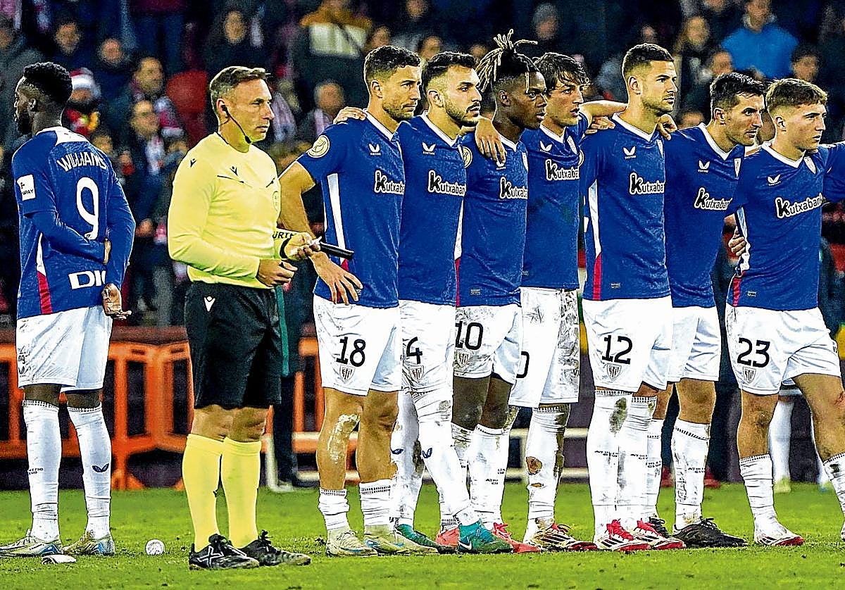 Iñaki Williams no quiso ni mirar durante la tanda.