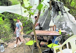 Uno de los campamentos improvisados en los que residen inmigrantes entre Getxo y Berango.