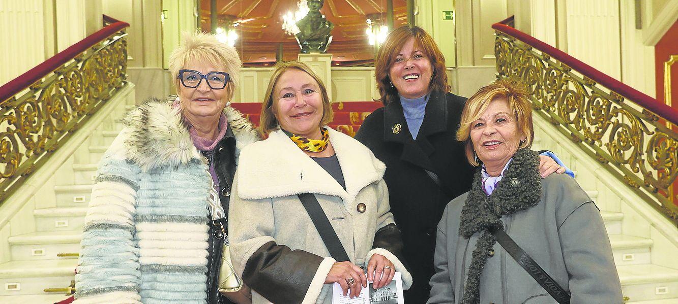 Jaione Laraudogoitia, Mari Sili de Luis, Laura Ruiz de Azua y Carmen Artegi.