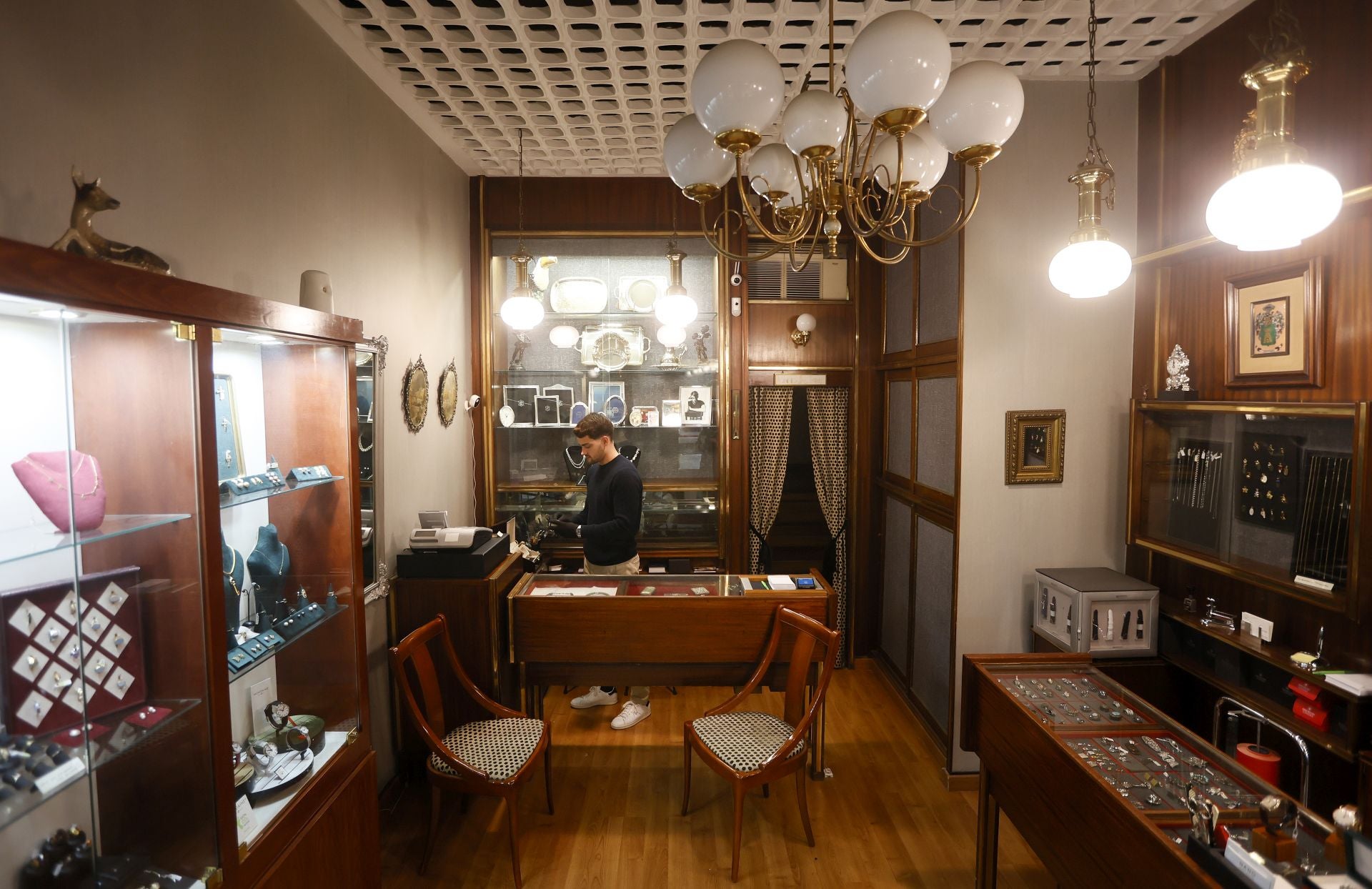 La joyería de Bilbao de toda la vida que se ha convertido en un templo de joyas y relojes &#039;vintage&#039;